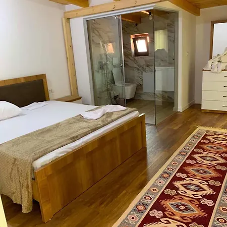 Shegani House Penzion Lini