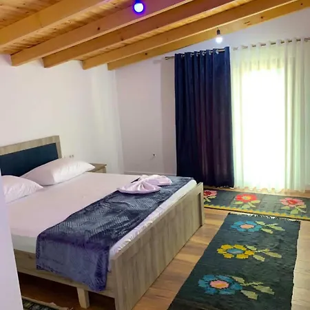 Shegani House 게스트하우스 Lini